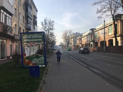 Ситилайт B в Ивано-Франковске, 1,2х1,8  вул. Мельника початок квіткового базару від вул. Незалежності напроти Екстім Центру фото 1