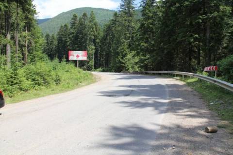 Билборд B в Буковеле, 3x6  Траса Н-09 Мукачево-Львів, дорога від Буковеля до Івано-Франківська (с.Поляниця), 4 км 850 м від Буковеля, напрямок руху на Івано-Франківськ фото 1