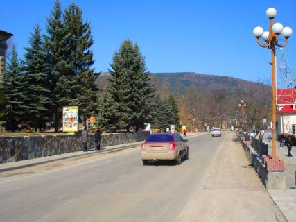 Ситилайт B в Яремче, 1,2x1,8  Траса Н-09 Мукачево-Львів, Свободи, кафе-рест. Турист, Будинок культури, напрямок руху на Івано-Франківськ фото 1
