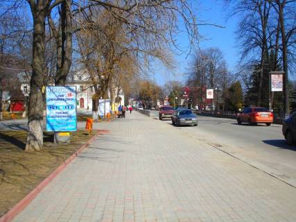 Ситилайт B в Яремче, 1,2x1,8  Траса Н-09 Мукачево-Львів, Свободи, центральна міська алея, кафе Каштан, напрямок руху на Івано-Франківськ фото 1