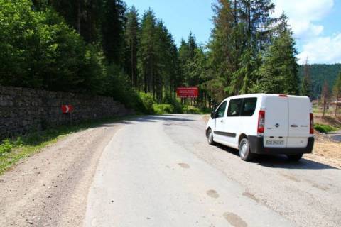 Билборд B в Буковеле, 3x6  Траса Н-09 Мукачево-Львів, дорога на Буковель (с.Поляниця), початок села, лісництво, 3 км 300 м до Буковеля, напрямок руху на Буковель фото 1