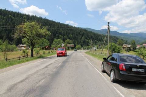 Билборд B в Микуличине, 3x6  Траса Н-09 Мукачево-Львів, готель Марципан, 700 м після АЗС УкрНафта, напрямок руху на Буковель фото 1