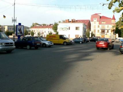 Ситилайт B в Надворной, 1,2x1,8  Майдан Шеченка, ТЦ Квадрат, маг.Камея, ліворуч фото 1