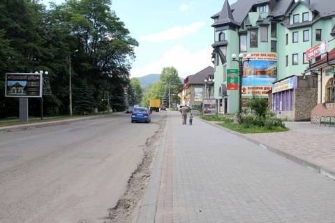 Сiтiлайт A у Яремче, 1,2x1,8  Траса Н-09 Мукачево-Львів, Свободи, РЕМ, маг. У Галини, напрямок руху на Буковель Фото 1