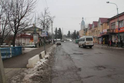 Нестандарт B в Надворной, 1,4x0,9  Чорновола, вхід в міський парк, навпроти Старого Побуту, напрямок руху на Яремче, Буковель фото 1