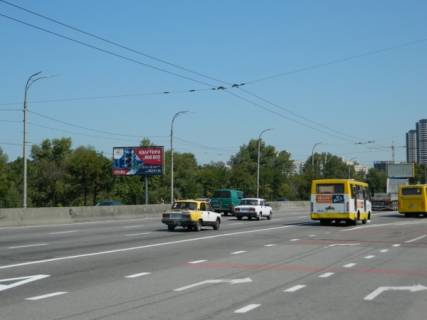 Билборд B в Киеве, Board 3x6м  просп. Романа Шухевича (Генерала Ватутіна), напротив ТРЦ "Скай Молл", маг. "АШАН" в напр. Троещина фото 1