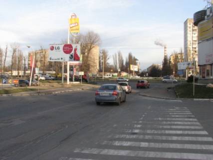 Билборд B в Киеве, Board 3x6м  ул. Б. Окружная / маг. "Новус"  поворот на Петропавловскую Борщаговку фото 1