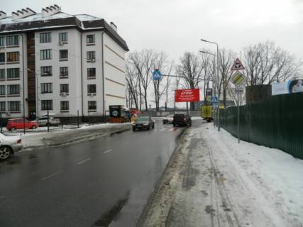 Білборд, Бігборд (Борд)  A у Петропавлівська Борщагівка, Board 3x6м  вул. Ярослава Мудрого та вул. Мальовнича, клумба на перехр.., поруч  "Meest ПОШТА", "Фора", Кавярня "Гіркий" Фото 1