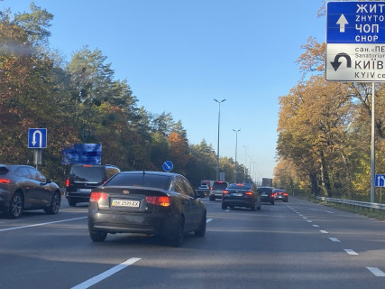 Білборд, Бігборд (Борд)  B у Києві, Board 3x6м  шосе Берестейське (шосе Брест-Литовське), перед поворотом на вул. Бударина, Ресторан "Forest Hall", після зупинки "Риборозплідне господарство "Нивка",  Санаторій "Перемога",Гей-бар "Червона ластівка", в напрямку м. Житомир Фото 1