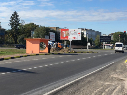 Билборд B в Новосёлках, Board 3x6м  вул. Машинобудівників/ вул. Київська, перед перехрестям, поруч Церква, "Трактир Застава", Садочок "Коцик", дороги Чабани-Новосілки-Хотів фото 1