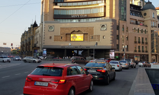 Видеоборд A у Києві, 6х3м  "ARENA CENTRUM  ТЦ Арена-Сіті, Велика Васильківська вул. (Червоноармійська) 5 6х3 м, S=18 m2, 800x400 пікс, час роботи 7.00-22.00, 15 годин" - 420813 Фото 1
