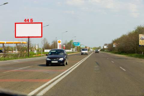 Билборд B в Черновцах М-19 (486  км +365 м) Н. Киселів  (до Чернівців) фото 1