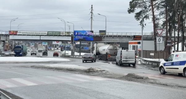Video Billboard A in Gostomel, 6х3  s. Gostomel', na svitlofori viizd z s. Buca pered slahoprovidom v napramku Kieva Mozlivo ak 12h3 - 452543 Photo 1