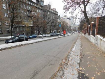 Билборд B в Киеве, 1.2x1.8  Гетьмана Павла Скоропадського вул. (Льва Толстого). 25/18, на розподільчій смузі фото 1