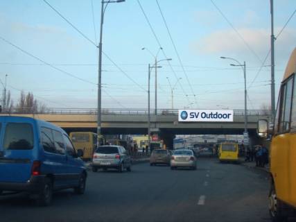 Нестандарт A в Киеве, 8x2  Шляхопровід біля ст.м. "Святошин" в напрямку Депутатська вул. фото 1