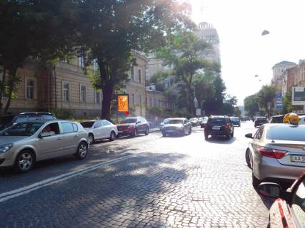Скроллер B в Киеве Хмельницького Богдана вул. 37 - 183945 фото 1