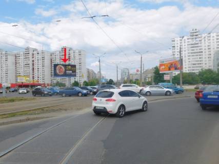 Билборд B в Киеве Ревуцького вул., біля Ахматової вул., на клумбі, до Харківського шосе фото 1