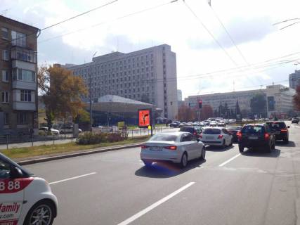 Сітіскролл A у Києві, 1.2x1.8  вул. Генерала Алмазова (Кутузова) . 11, на світлофорі, рух в напрямку  пл. Л.Українки Фото 1