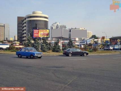 Билборд  в Киеве Окипной Р. ул., возле Євгена Сверстюка вул. (Марини Раскової), к ст.м."Левобережная", клумба фото 1