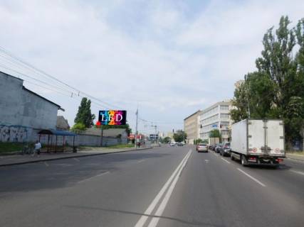 Video Billboard B in Kyiv, 3x6  Lugova st., svitlofor, ruh v napramku Avtozavods'ka st. - 527267 Photo 1