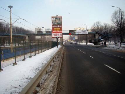 Білборд, Бігборд (Борд)  A у Києві, 8x2  Міст пішохідний через лінію швидкісного трамвая біля кінотеатру "Лейпциг" в центр Фото 1