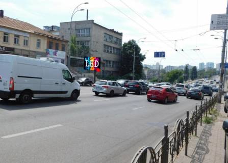 Видеоборд B в Киеве, 3,14x2,32  Чорновола вул. 41, магазин "Дніпро М" рух в напрямку просп. Берестейський (Перемоги) - 617946 фото 1