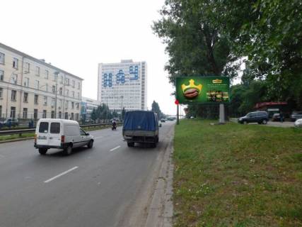 Billboard A in Kyiv, 3x6  Guzara Lubomira pr-t 6 (Komarova pr-t 6), uni-t "NAU", ruh v napramku Vaclava Gavela st. Photo 1