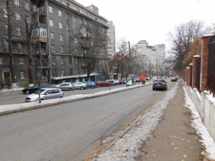 Билборд B в Киеве, 1.2x1.8  Гетьмана Павла Скоропадського вул. (Льва Толстого). 25 на розподільчій смузі фото 1