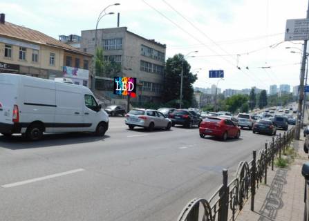 Видеоборд B у Києві, 3,14x2,32  Чорновола вул. 41, магазин "Дніпро М" рух в напрямку пр. Перемоги - 376376 Фото 1