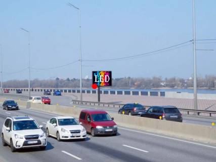 Видеоборд A в Киеве, 3,14x2,32  Набережне шосе, 750 м. від ст. м. "Дніпро", рух в напрямку ст. м. "Поштова Площа" - 381337 фото 1