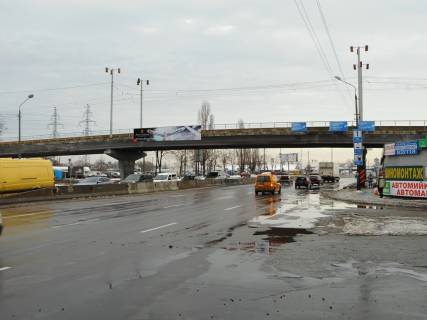 Нестандарт B в Киеве, 8x2  просп. Романа Шухевича (Генерала Ватутіна)., на перетині Кибальчича вул. і Закревського, від центру (ліворуч) фото 1