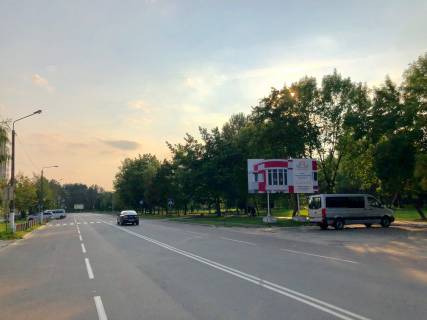 Билборд A в Новояворовске вул.50 ліття УПА , (біля Католицької церкви ) фото 1