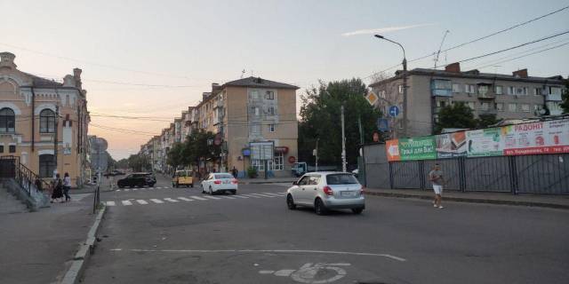 Скроллер B в Житомире вул. Хлібна 16/вул.Гоголівська 1 (Хлебний ринок, Сільпо, Фокстрот) - 619867 фото 1
