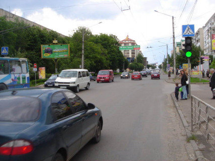 Білборд, Бігборд (Борд)  B у Чернівцях, 6х3  Героїв Майдану (Червоноармійська), 174 Фото 1