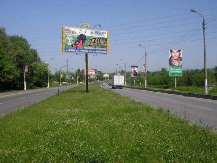 Билборд A в Черновцах, 6х3  Ізмайлівська (розд. смуга, до ринку); м.1 фото 1