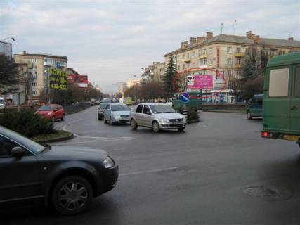 Билборд A в Ровно, 6х3  б-р Незалежності - просп. Миру ст А фото 1