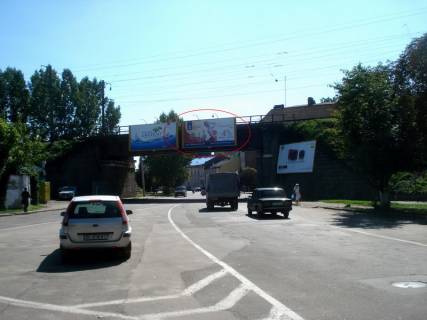 Билборд A в Львове Джерельна (міст, до "Краківського ринку") правий фото 1