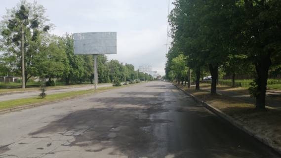 Билборд A в Луцке вул. Яремчука Назарія (колишня Єршова), 9, розділова смуга (ТЦ Глобус, в напрямку до автобазару)) фото 1