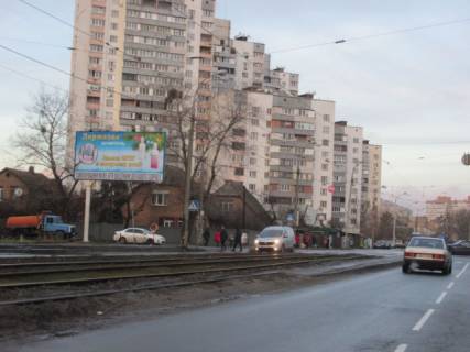 Билборд B в Киеве, 6x3  Алматинська вул./ Профспілкова вул. (Райффайзен Банк Аваль), в напрямку ДВРЗ фото 1