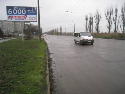 Billboard B in Cherkasy, 6x3  30-ricca Peremogi st. / Geroiv majdanu st. (Gajdara st.) (poruc AZS) Photo 1