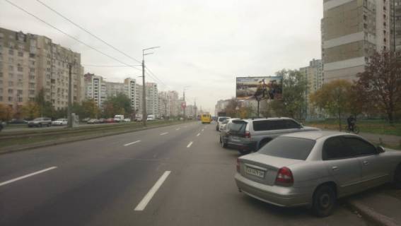 Billboard A in Kyiv, 6x3  Ahmatovoi Anni st. (ATB-Market, Ukrgazbank, Privatbank), 130m do peretinu z Dragomanova Mihajla st., v napramku Grigorenko Petra prosp. Photo 1