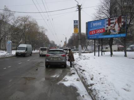 Билборд A в Львове, 6x3  Мазепи Гетьмана вул., 17 (АТБ-Маркет, Аптека D.S.), в напрямку Замарстинівська вул. фото 1