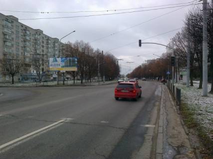 Billboard B in Lviv, 6x3  Velikogo V. st., 35 - Trolejbusna st. (L'vivs'kij koledz telekomunikacij, ZK "Amerika", magazin Dveri Andi), v napramku Knagini Ol'gi st. Photo 1