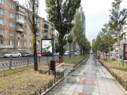 Бэклайт B в Киеве, 1.2x1.8  Лесі Українки бул. 6, бульварна частина, в напрямку Бессарабської площі фото 1