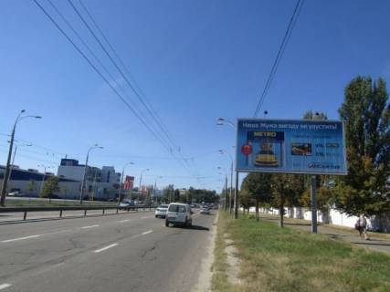 Призма A в Киеве Лугова вул., 13, навтпроти ТРЦ Караван (Ашан, Socar), в напрямку Автозаводська вул. - 40281 фото 1