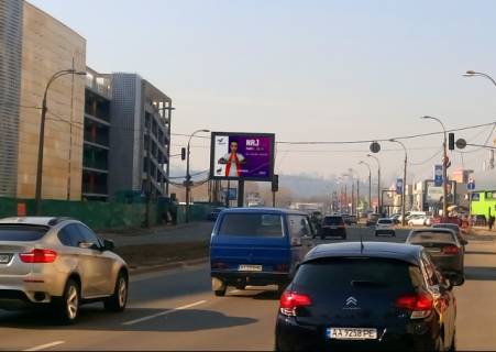 Видеоборд A у Києві, 3.14x2.3  Дніпровська наб., (ТРЦ "River Mall), розподілювач, в напрямку до мосту Патона - 294075 Фото 1