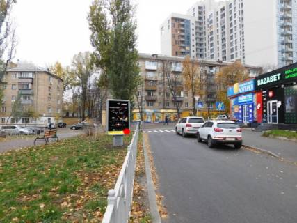 Ситилайт A в Киеве Примаченко Марии ,бульв. 1/27, бульварная часть фото 1
