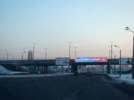 Нестандарт A у Києві, 2x16  Богатирська вул., Лугова вул. Фото 1