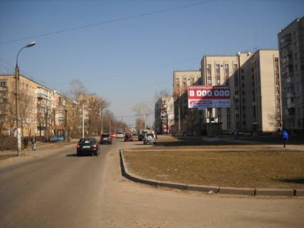 Білборд, Бігборд (Борд)  A у Черкасах, 6x3  М. Залізняка вул. (Громова вул.,) 29/2 - Кооперативна вул., (Пошта №36, Паб "BierLoga", продуктовий магазин), в напрямку до центру міста Фото 1