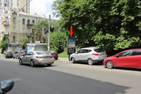 Ситилайт A в Киеве, 1.2x1.8  Гончара О. вул. 46/48, (супермаркет Сільпо), в напрямку Галицька площа (Перемоги пл.) фото 1